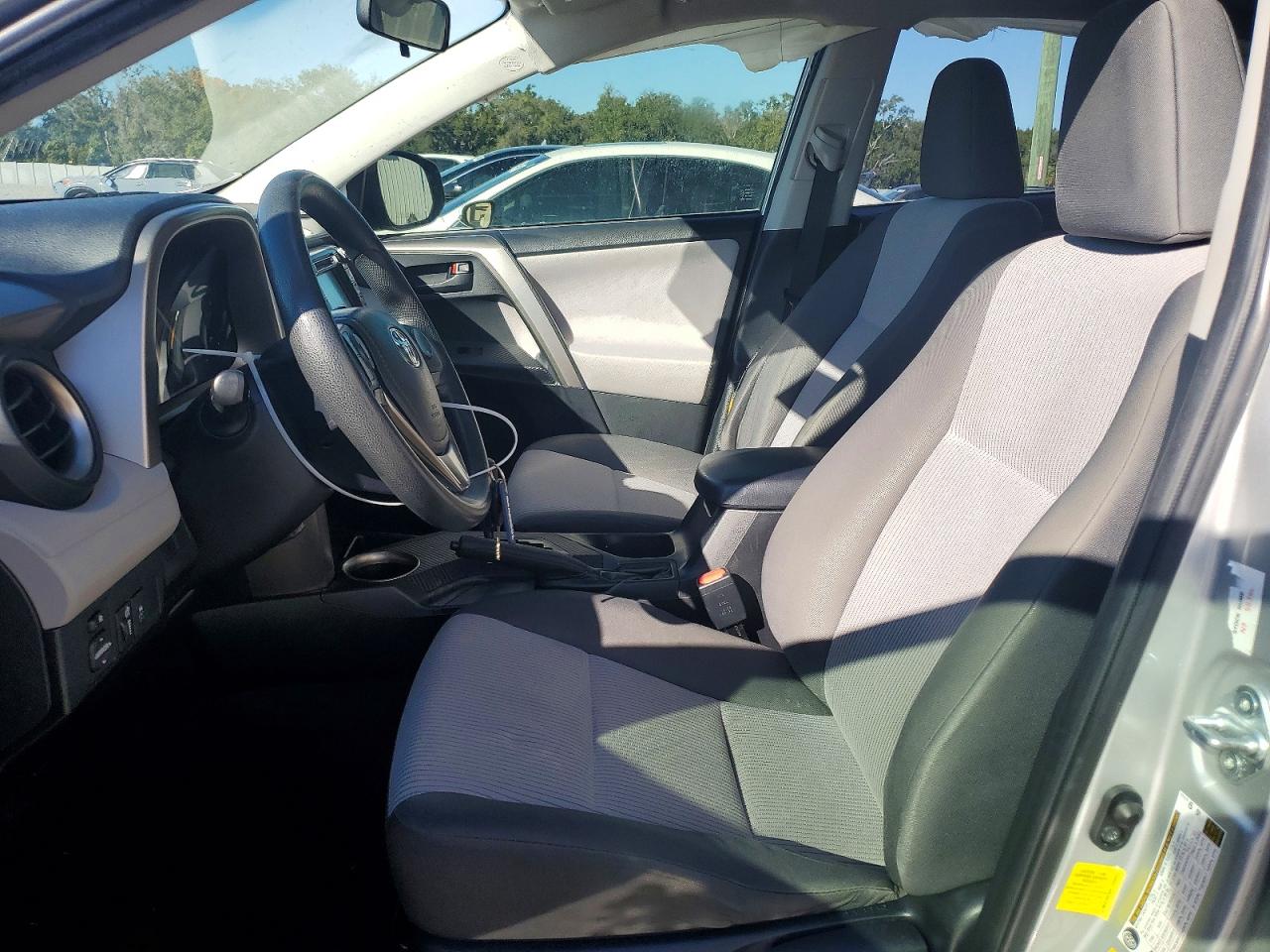 2015 TOYOTA RAV4 LE photo 7