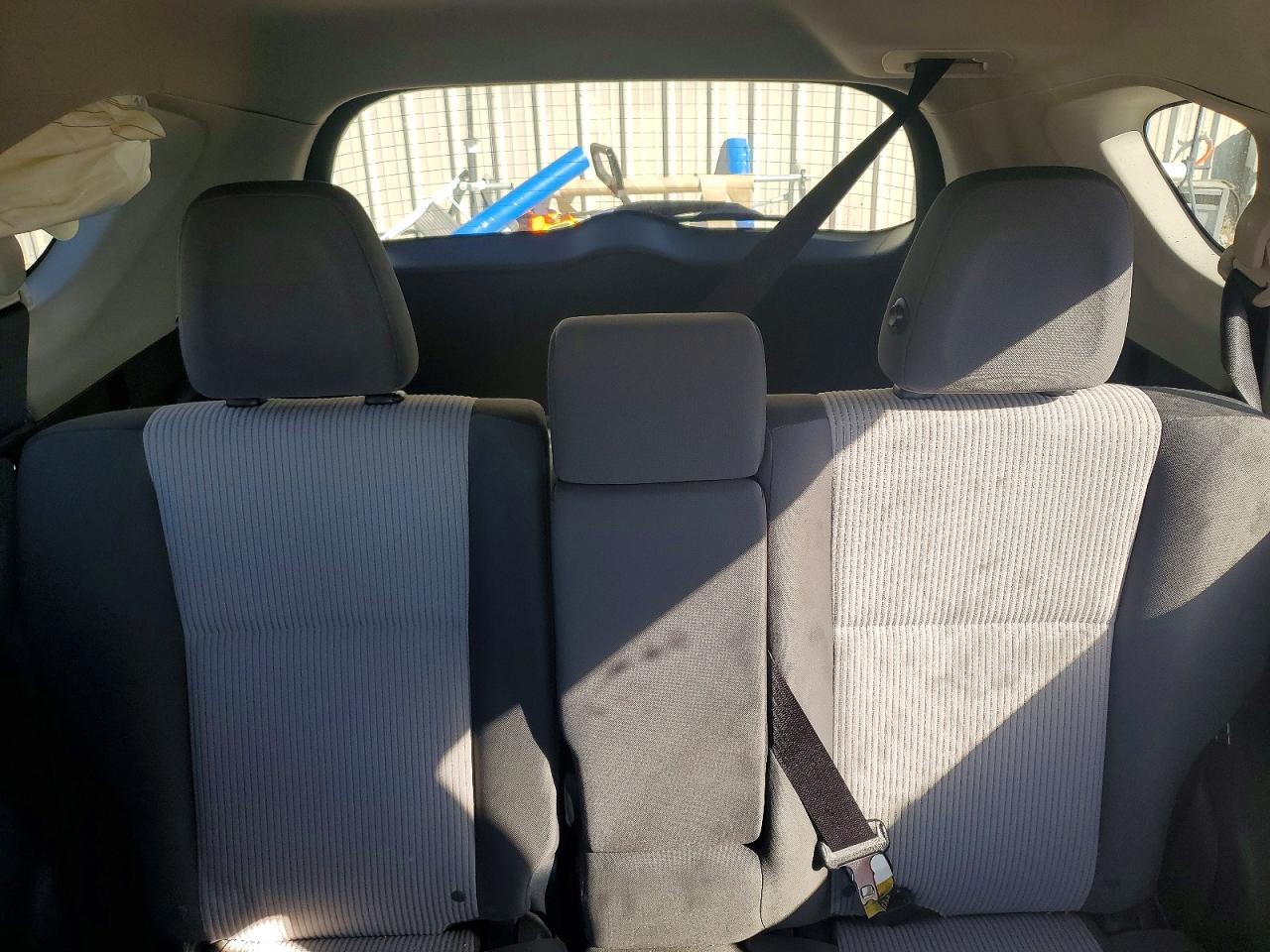 2015 TOYOTA RAV4 LE photo 10