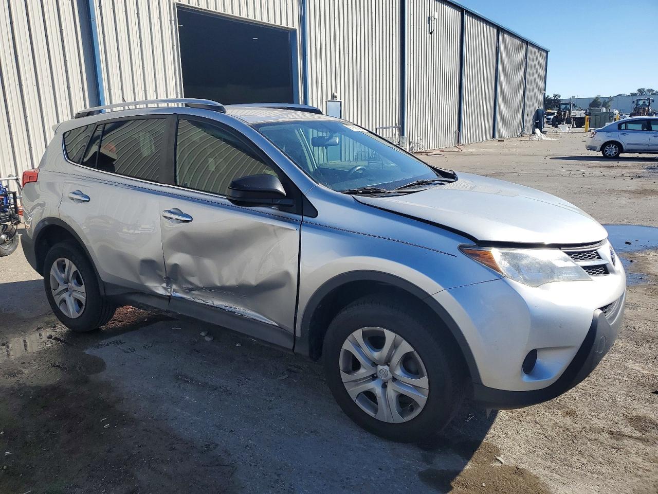 2015 TOYOTA RAV4 LE photo 4