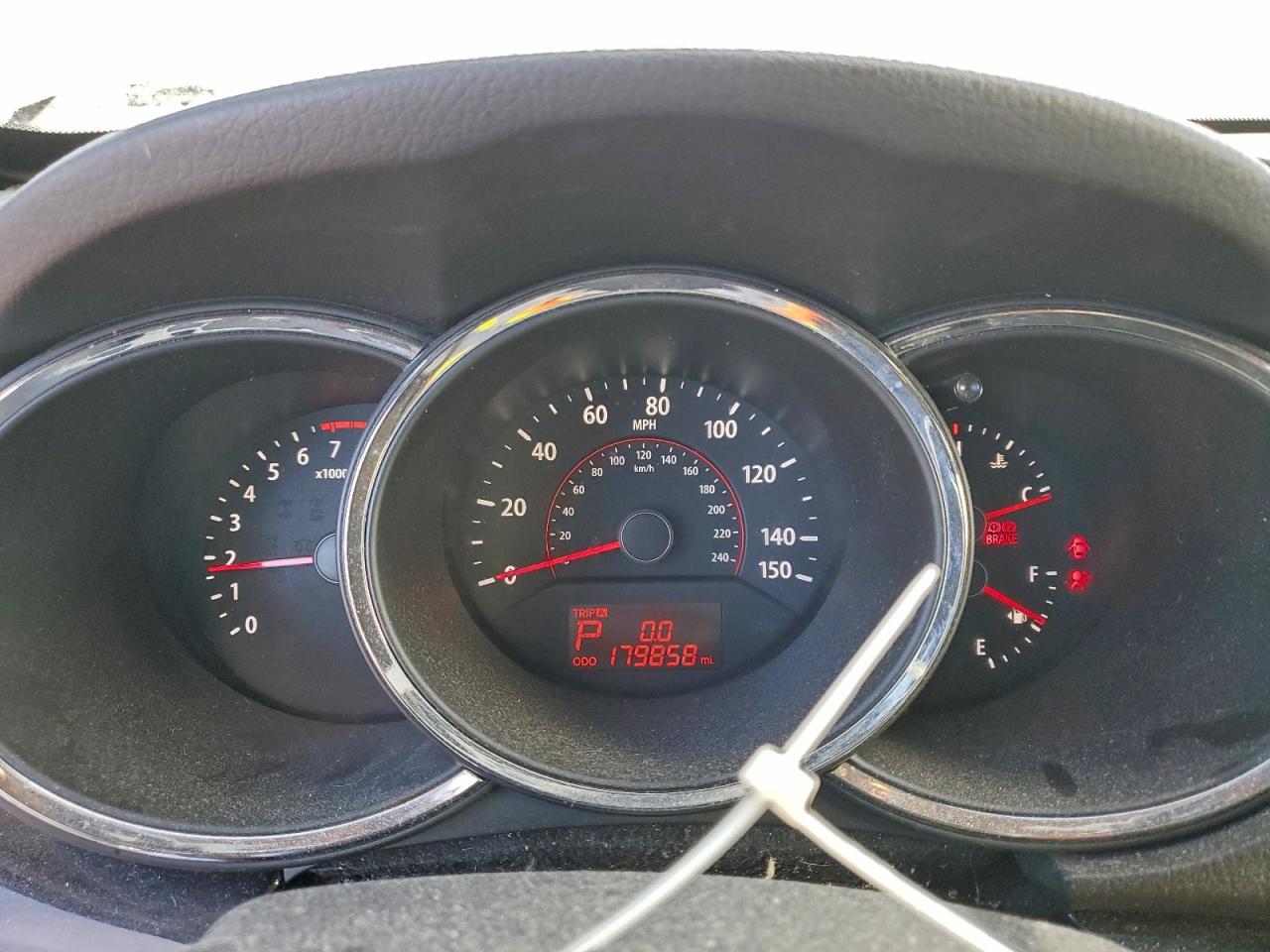 2011 KIA SORENTO BASE photo 9