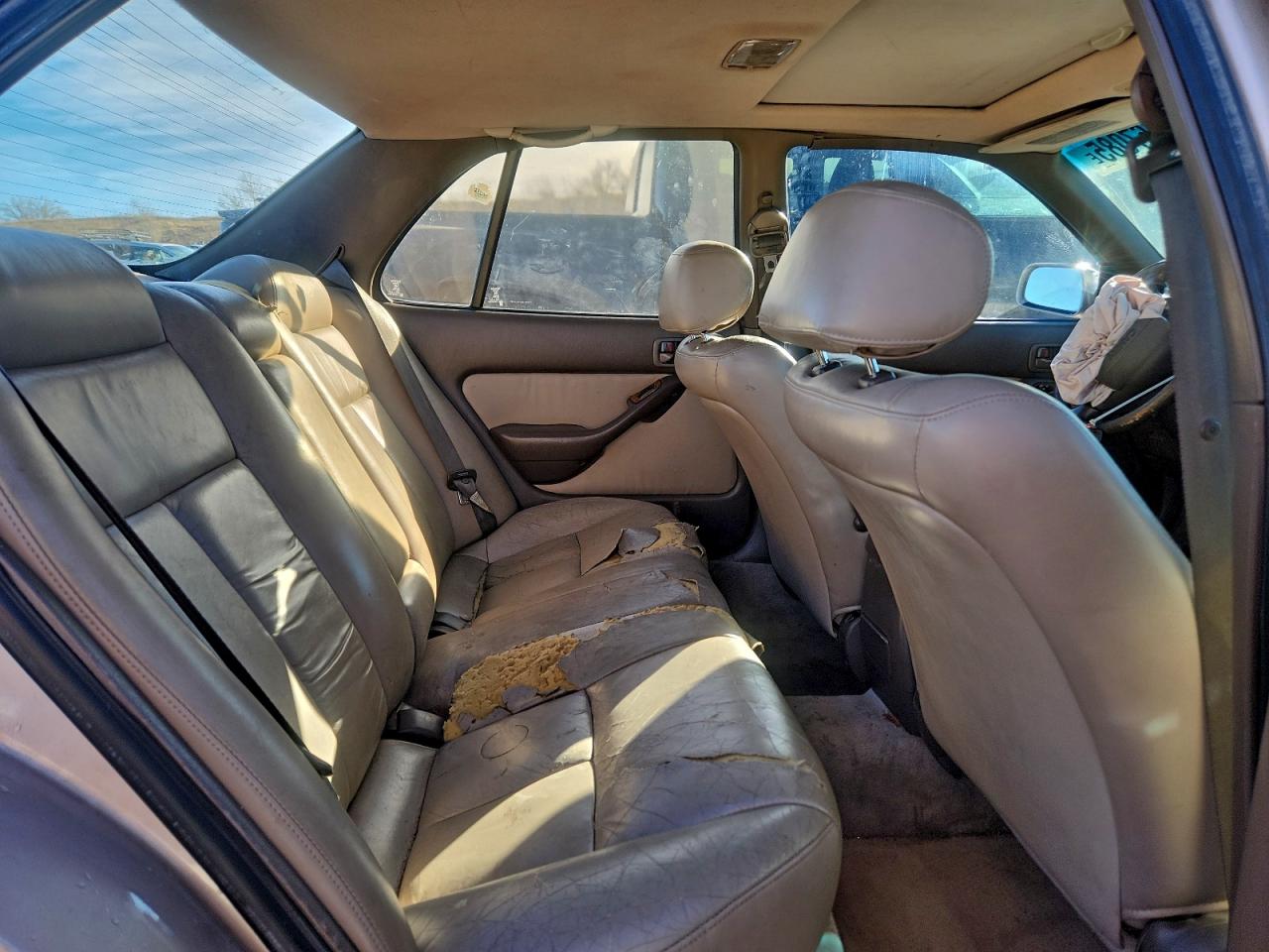 1996 TOYOTA CAMRY LE photo 19
