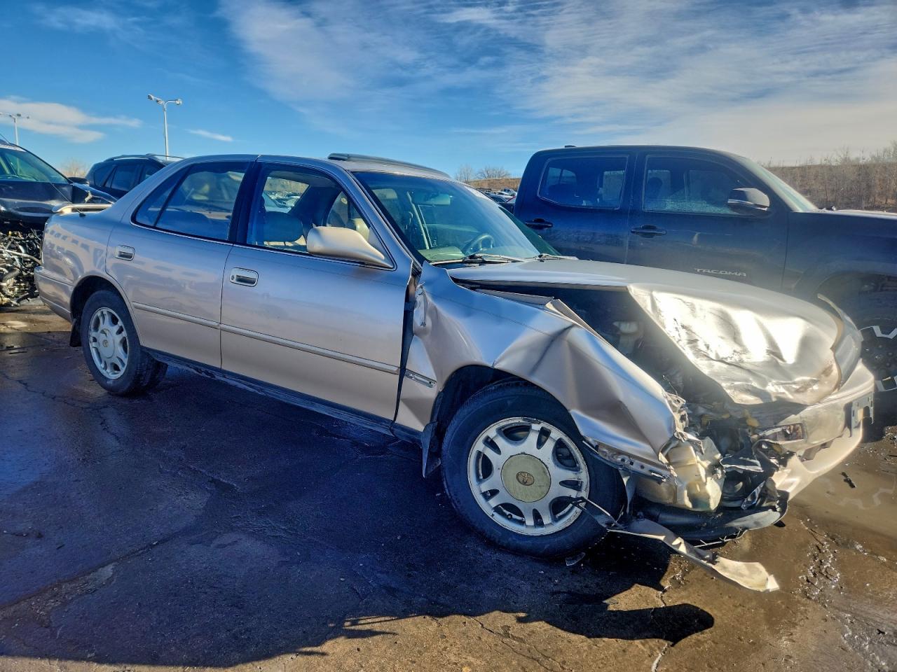 1996 TOYOTA CAMRY LE photo 7