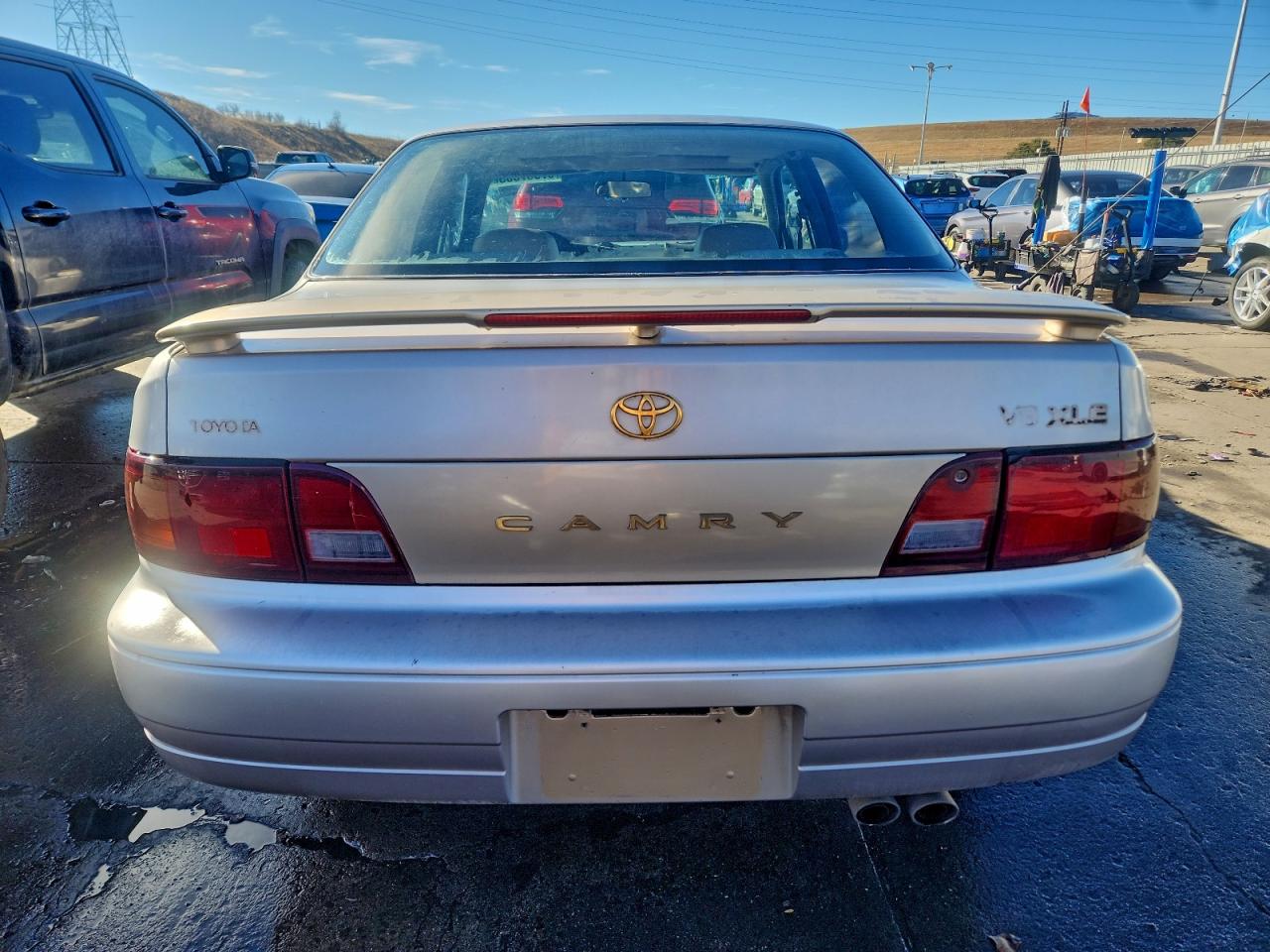 1996 TOYOTA CAMRY LE photo 11