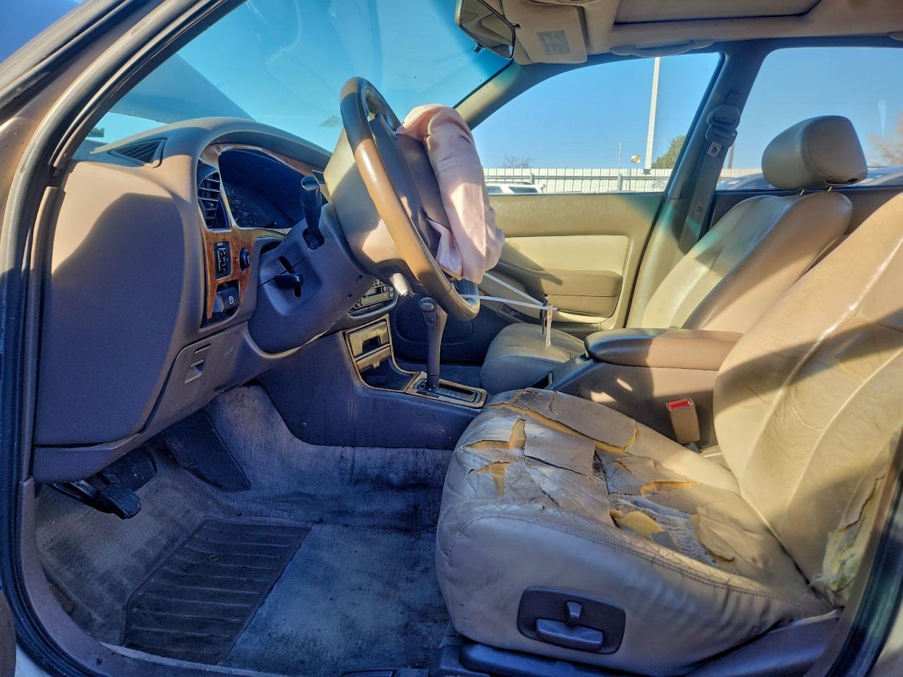 1996 TOYOTA CAMRY LE photo 13