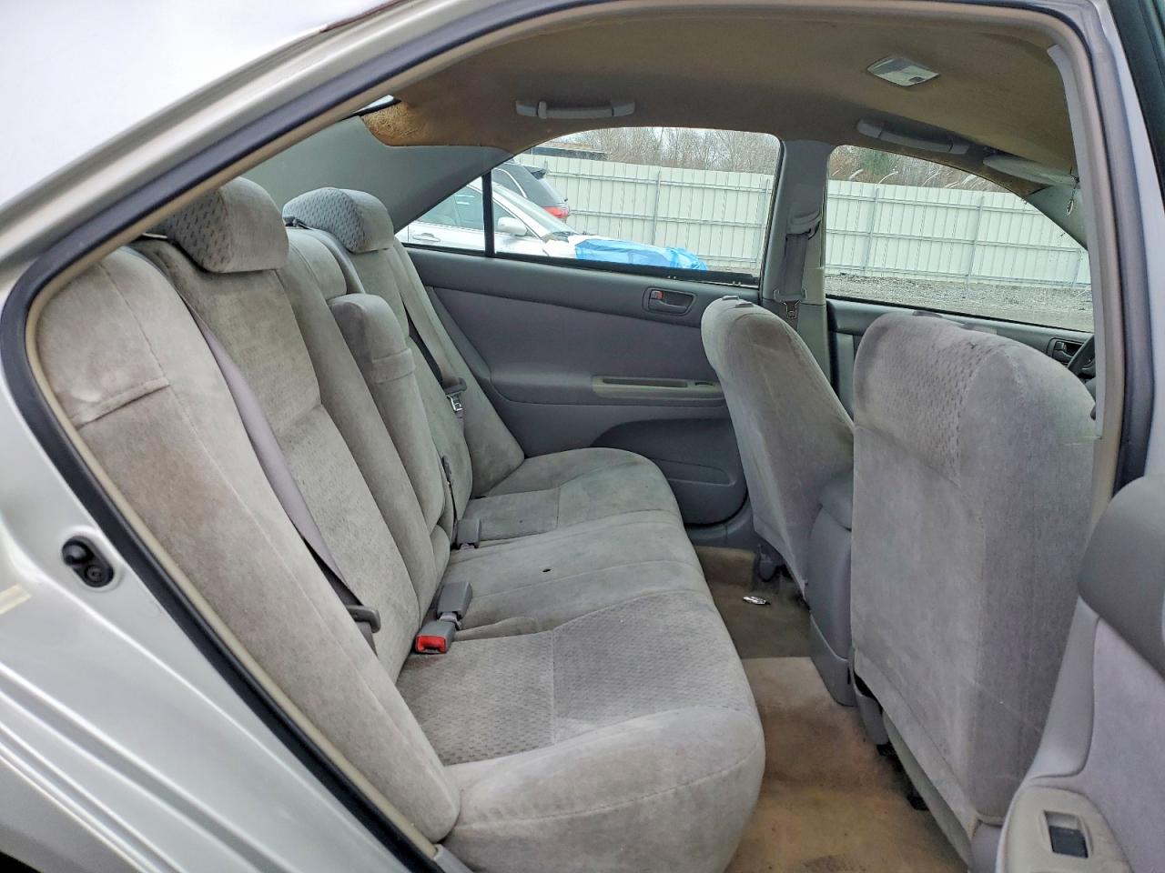 2002 TOYOTA CAMRY LE photo 10