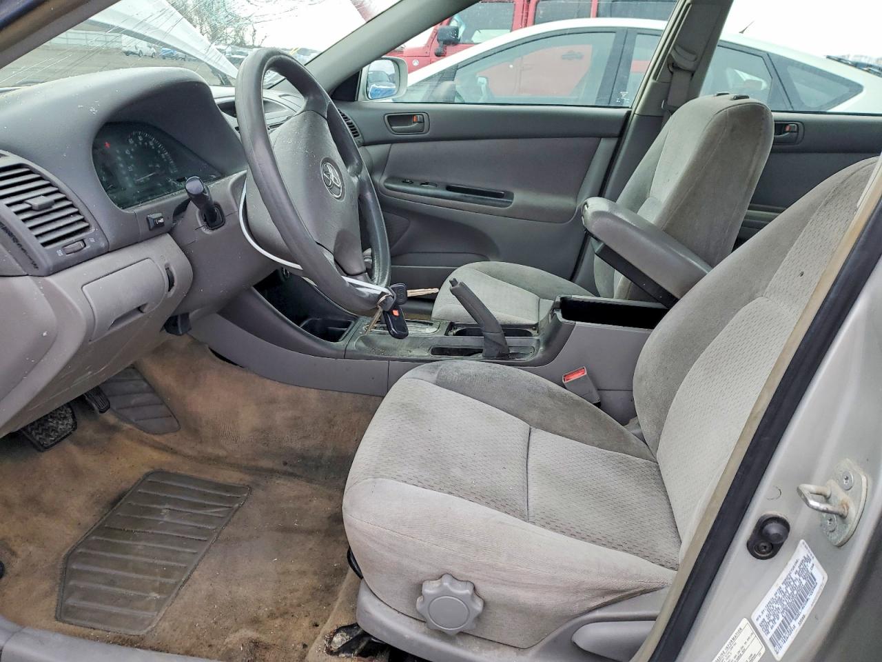 2002 TOYOTA CAMRY LE photo 7