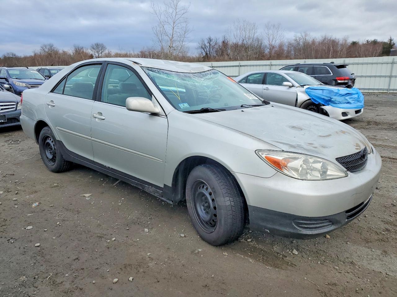 2002 TOYOTA CAMRY LE photo 4