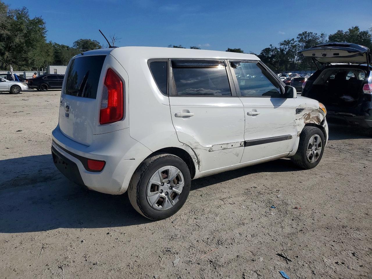 2013 KIA SOUL photo 3