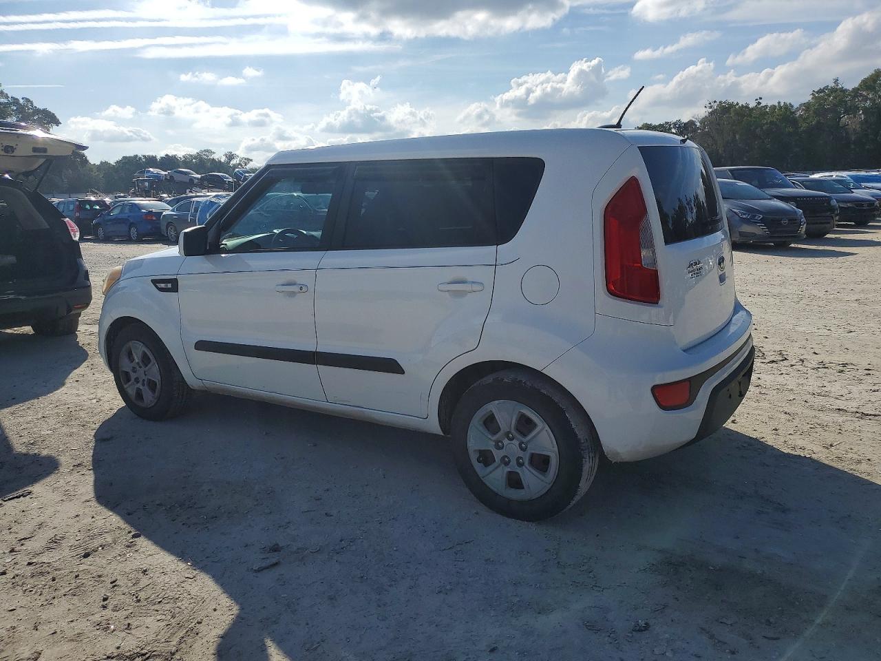2013 KIA SOUL photo 2