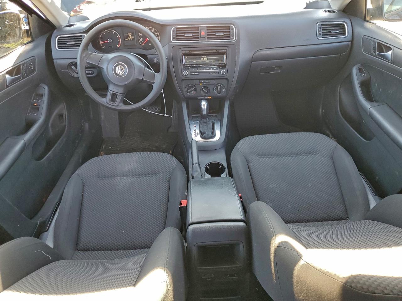 2013 VOLKSWAGEN JETTA BASE photo 8