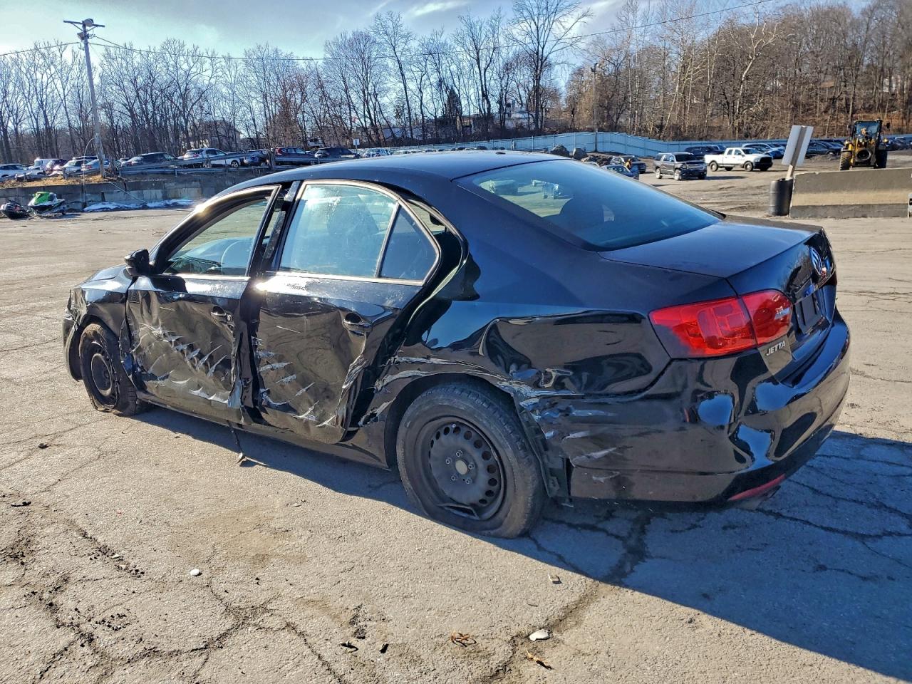 2013 VOLKSWAGEN JETTA BASE photo 2