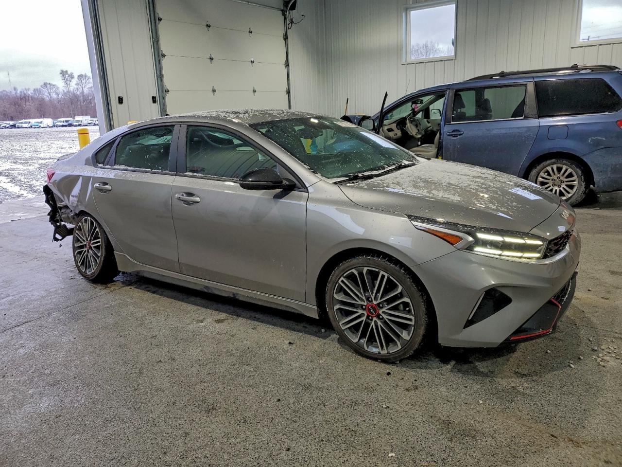 2023 KIA FORTE GT photo 4
