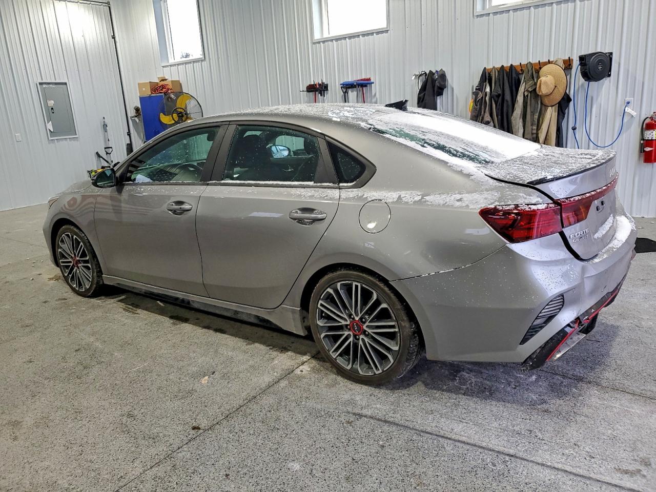2023 KIA FORTE GT photo 2