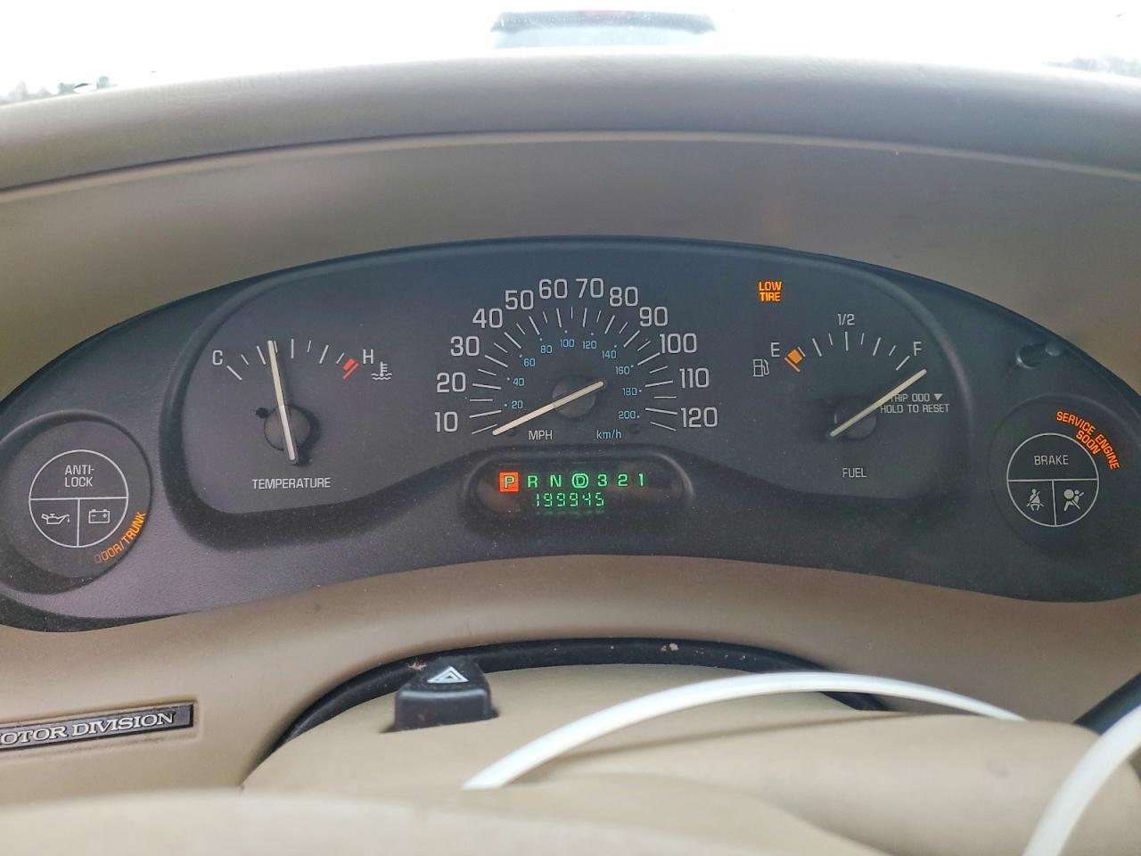 2002 BUICK CENTURY CUSTOM photo 9