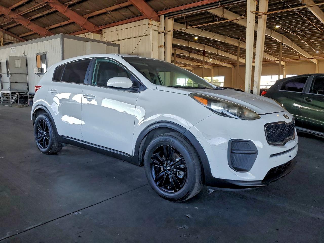2018 KIA SPORTAGE LX photo 4