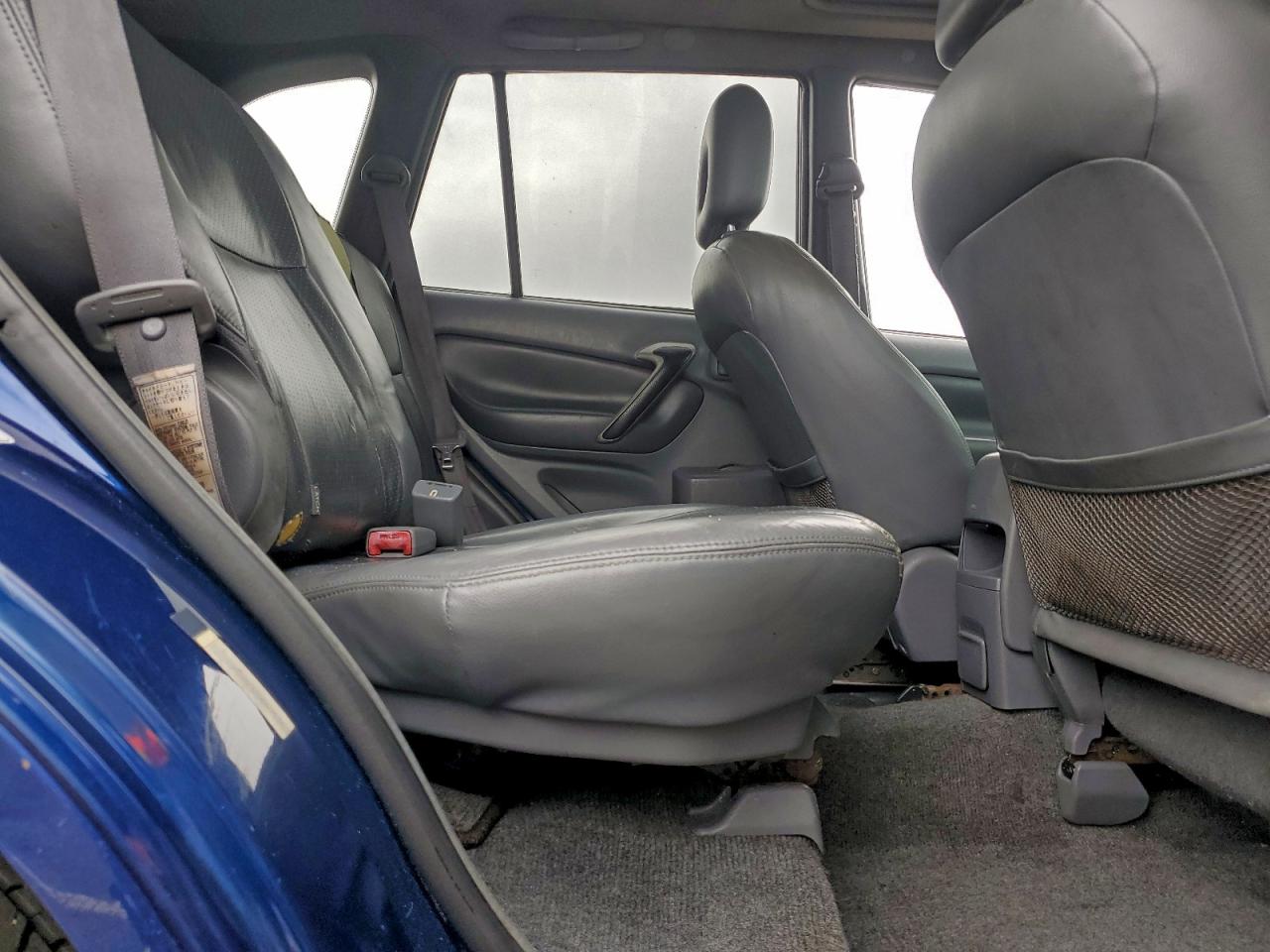2002 TOYOTA RAV4 photo 10