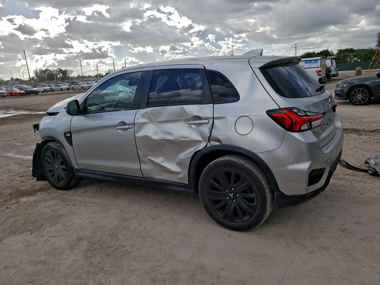 2022 MITSUBISHI OUTLANDER SPORT ES photo 2