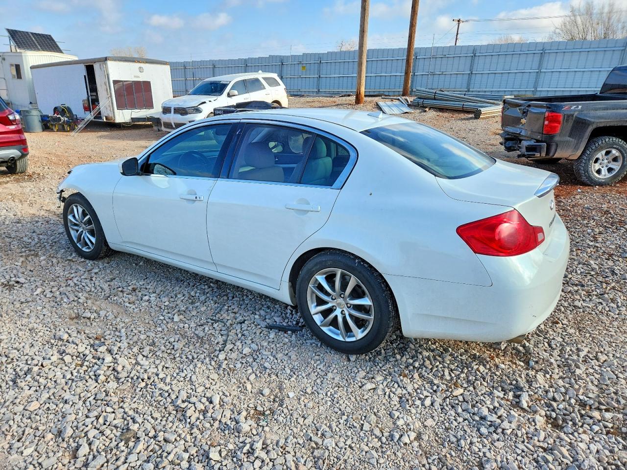 2009 INFINITI G37 BASE photo 2