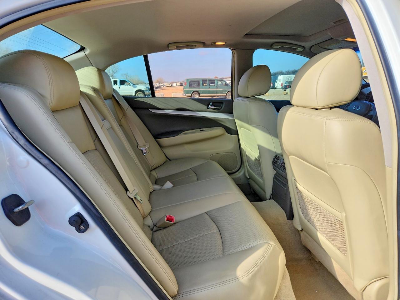 2009 INFINITI G37 BASE photo 10