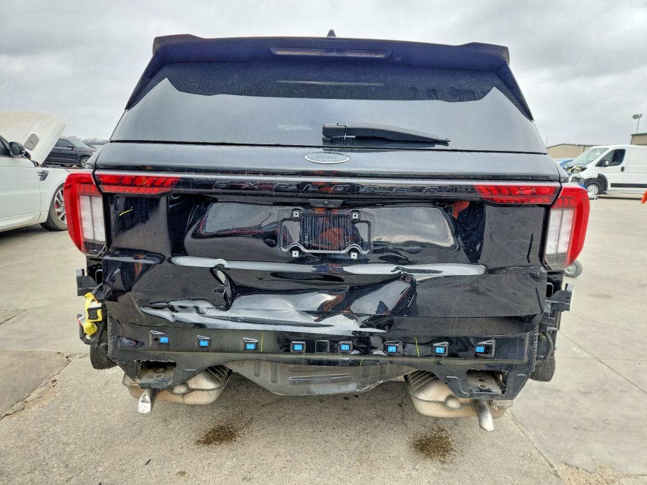 2025 FORD EXPLORER ST-LINE photo 6