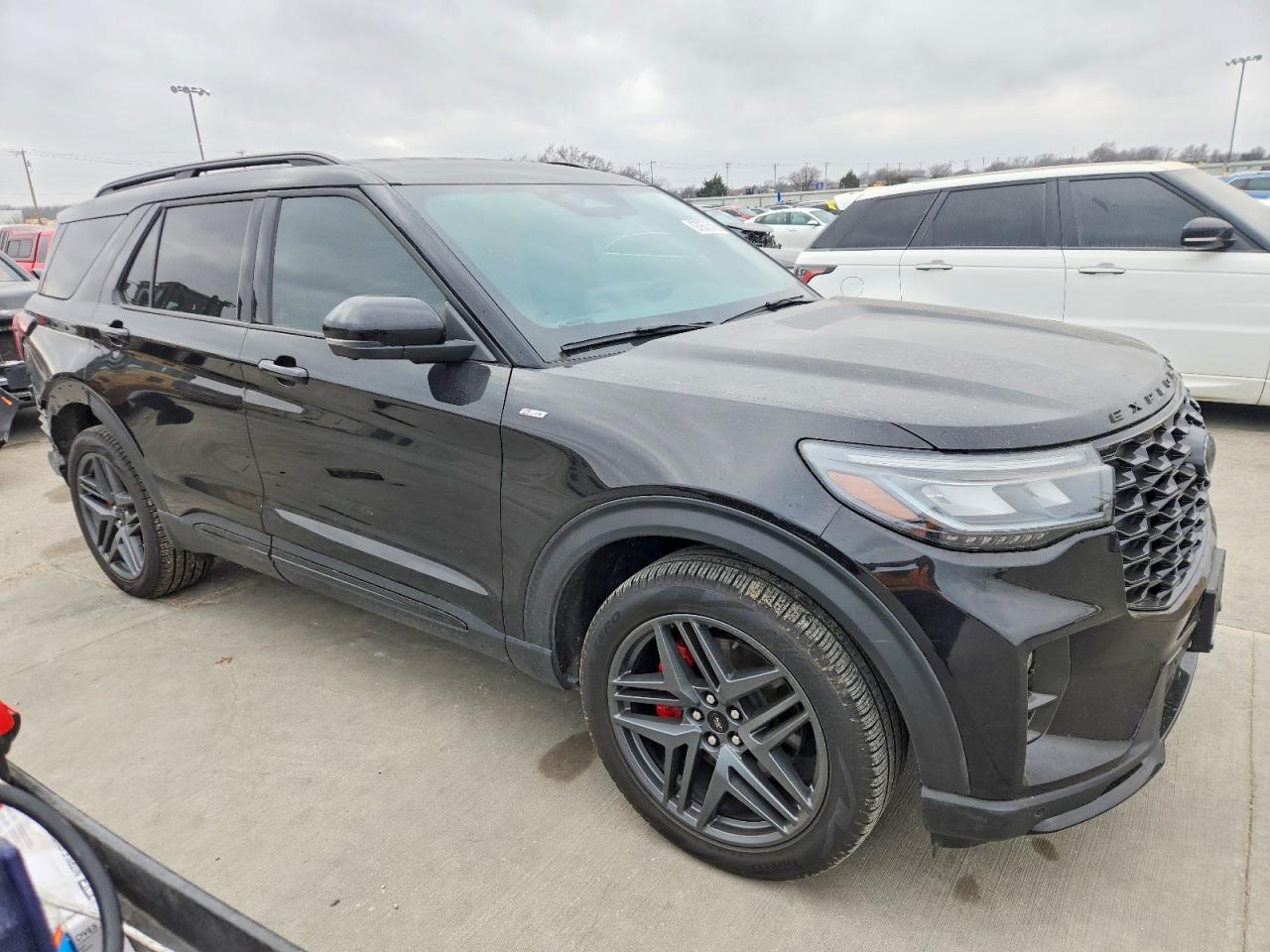 2025 FORD EXPLORER ST-LINE photo 4