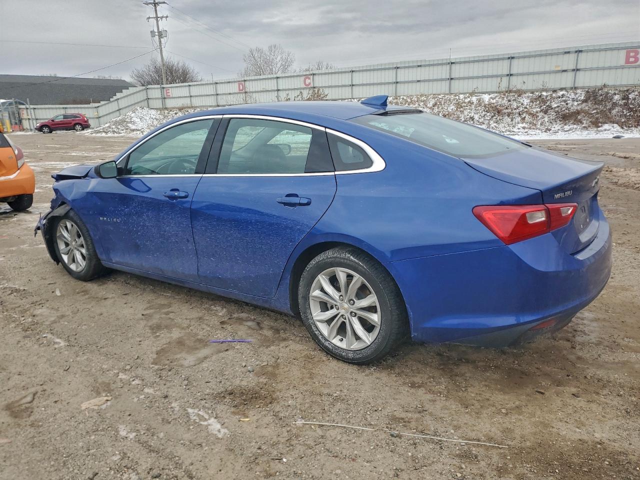 2023 CHEVROLET MALIBU LT photo 2