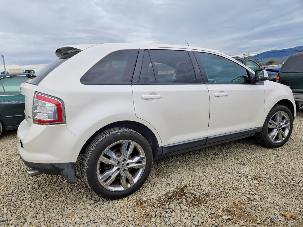 2010 FORD EDGE SEL photo 3