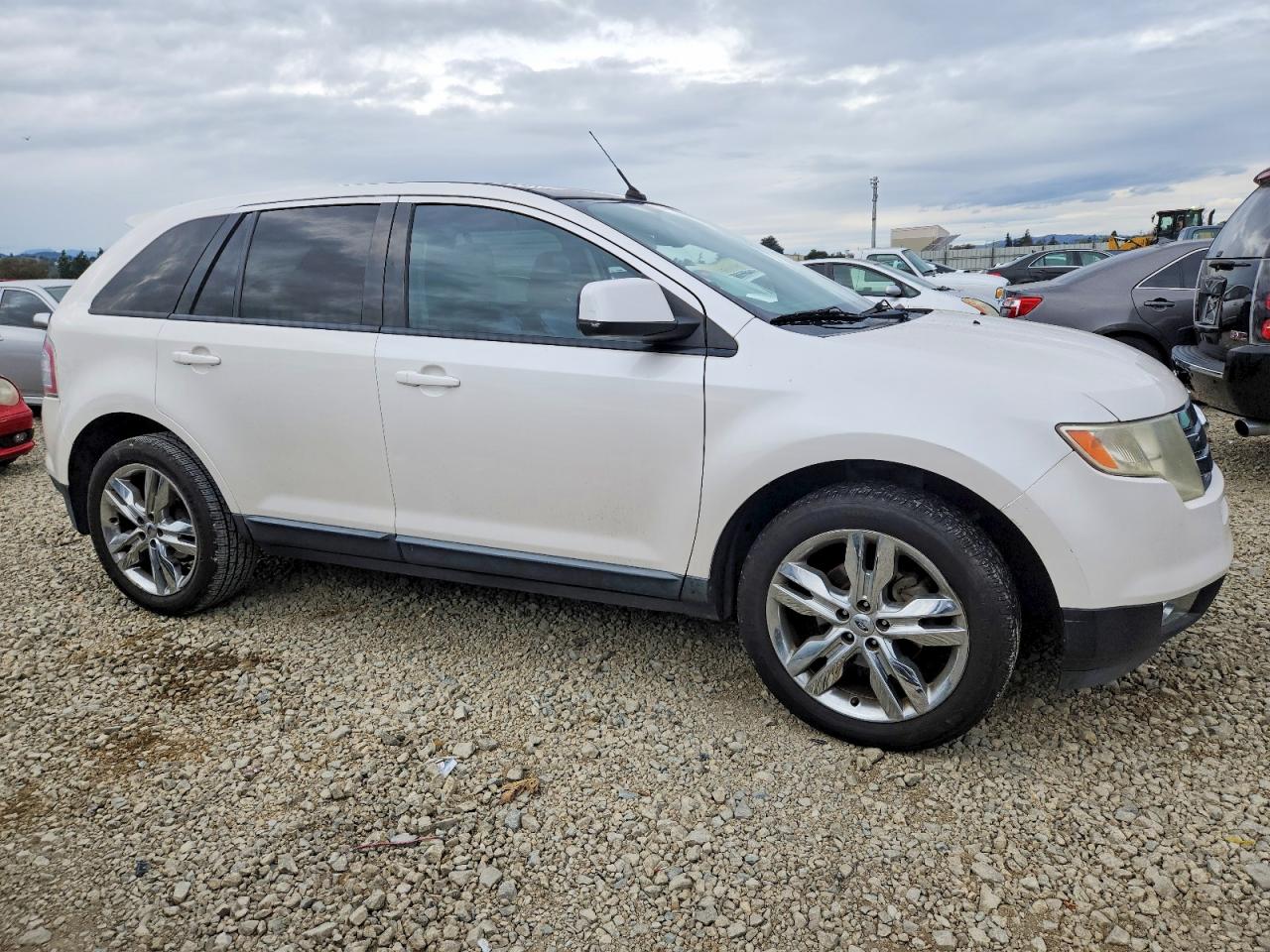 2010 FORD EDGE SEL photo 4