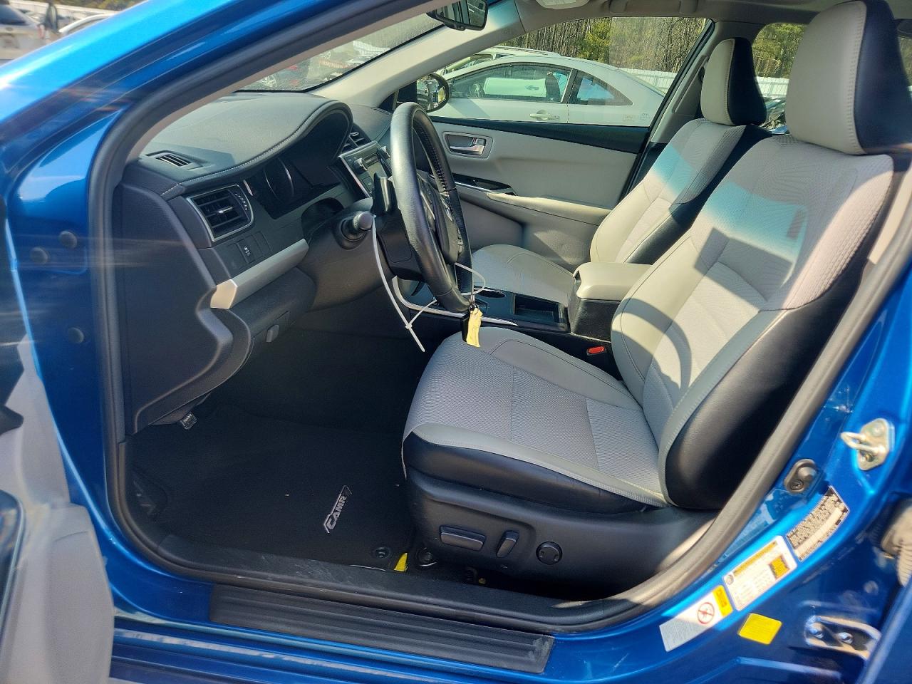 2017 TOYOTA CAMRY LE photo 7