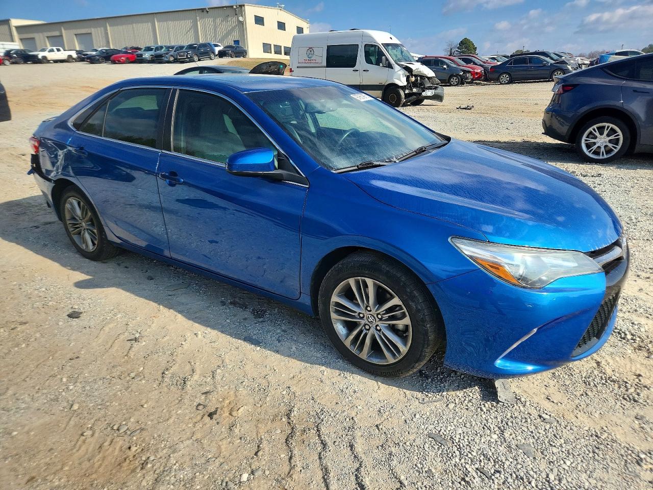 2017 TOYOTA CAMRY LE photo 4