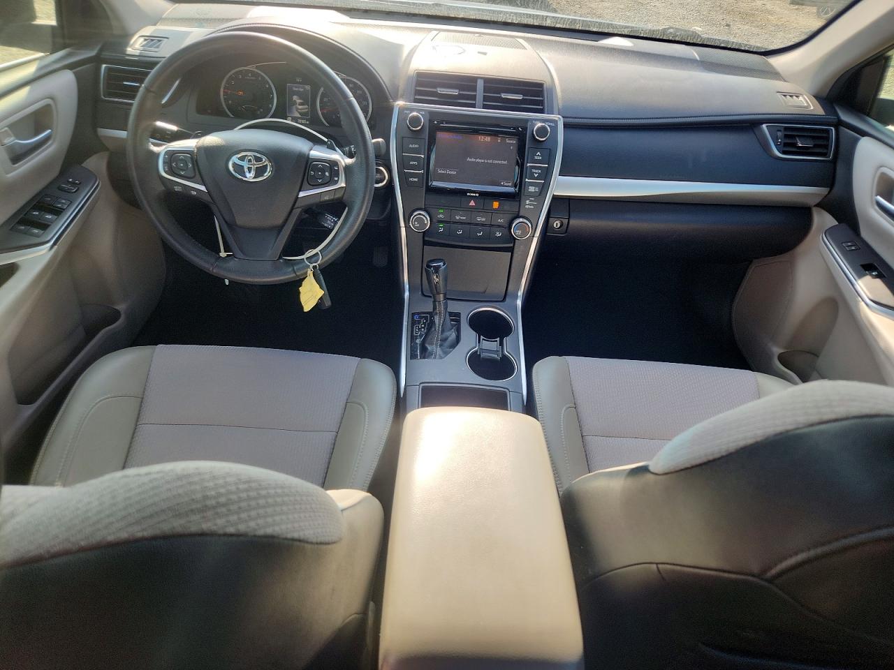 2017 TOYOTA CAMRY LE photo 8