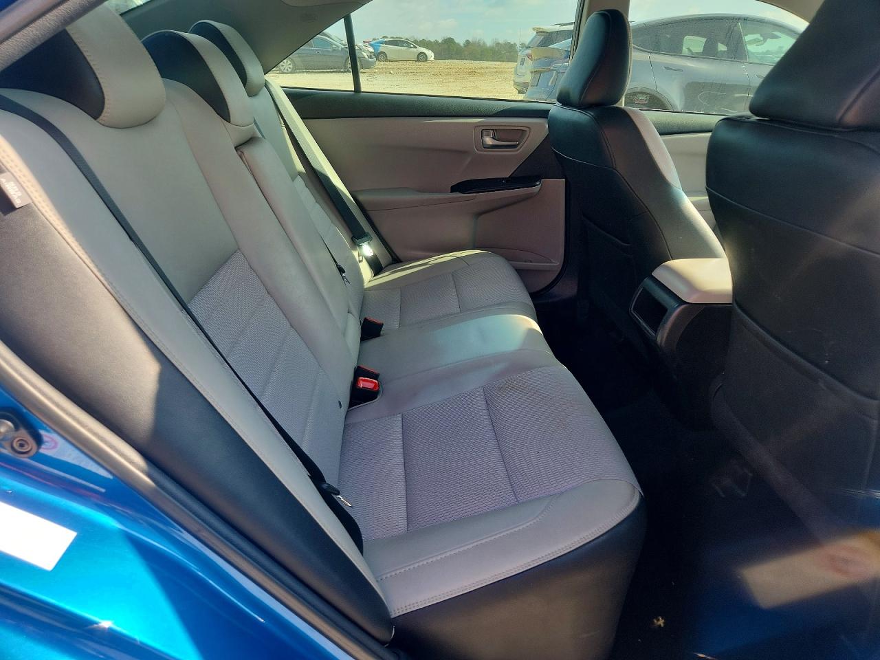 2017 TOYOTA CAMRY LE photo 10