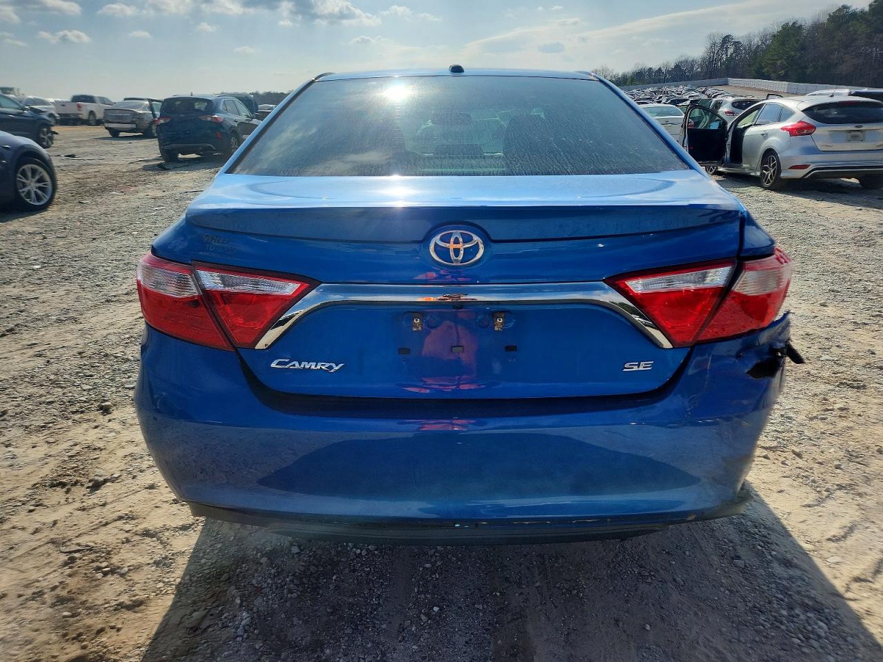 2017 TOYOTA CAMRY LE photo 6