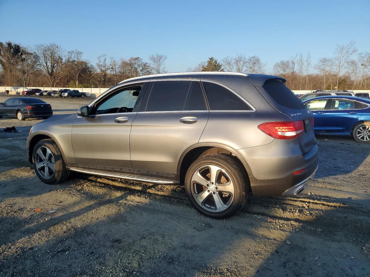 2016 MERCEDES-BENZ GLC 300 photo 2