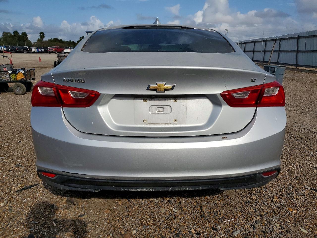 2017 CHEVROLET MALIBU LT photo 6