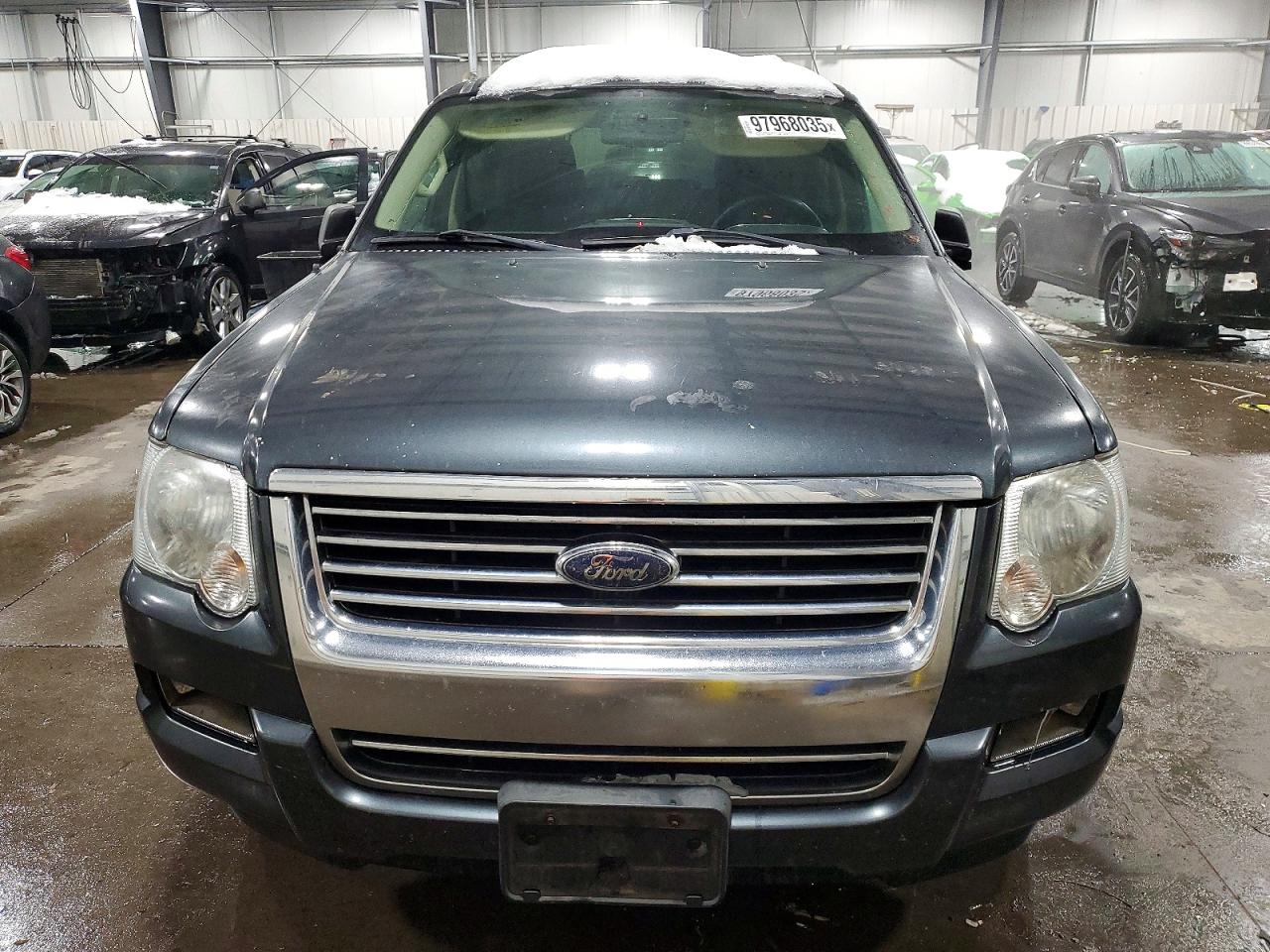2010 FORD EXPLORER XLT photo 5