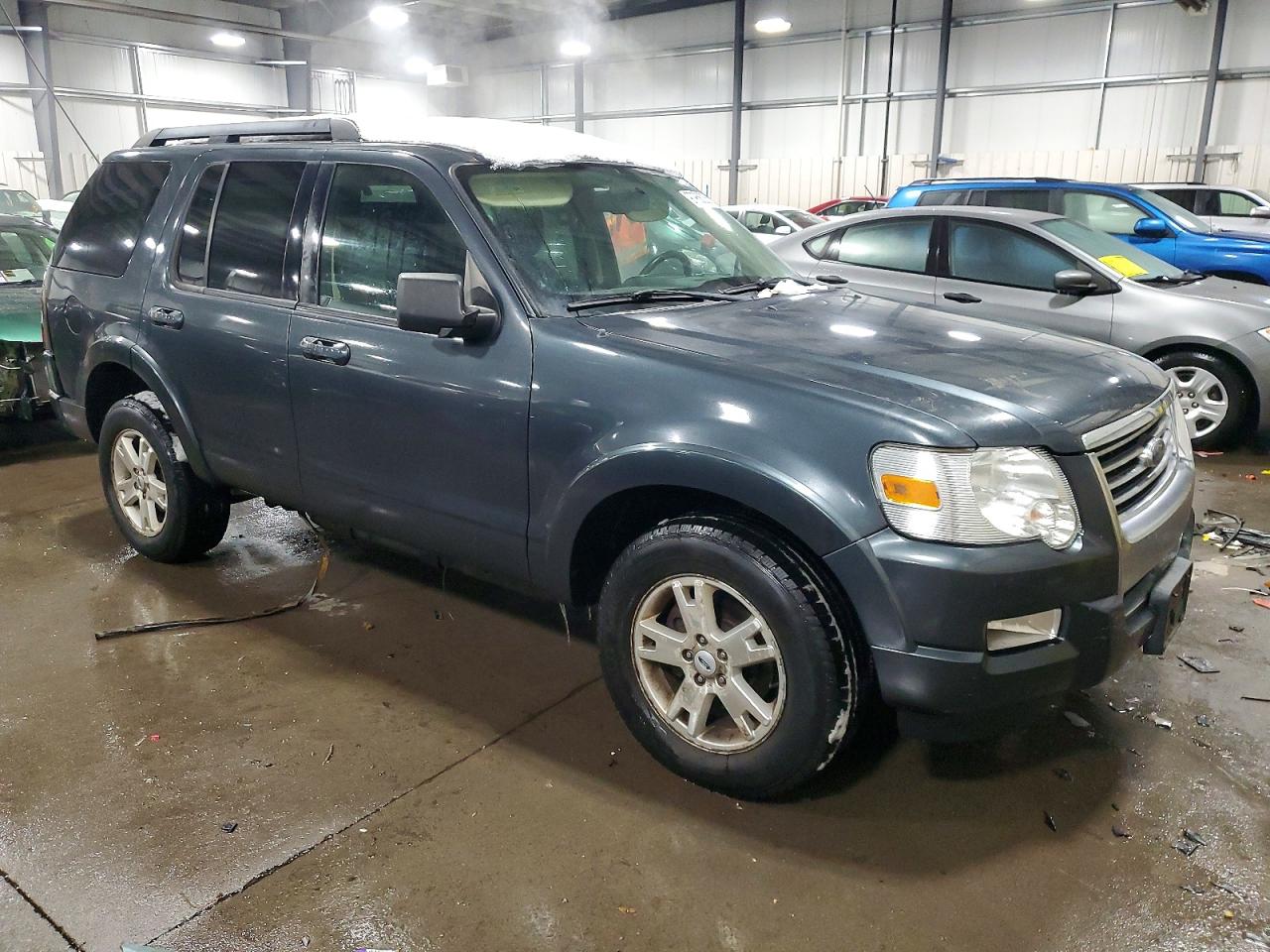 2010 FORD EXPLORER XLT photo 4