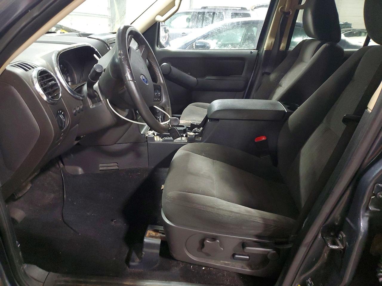 2010 FORD EXPLORER XLT photo 7