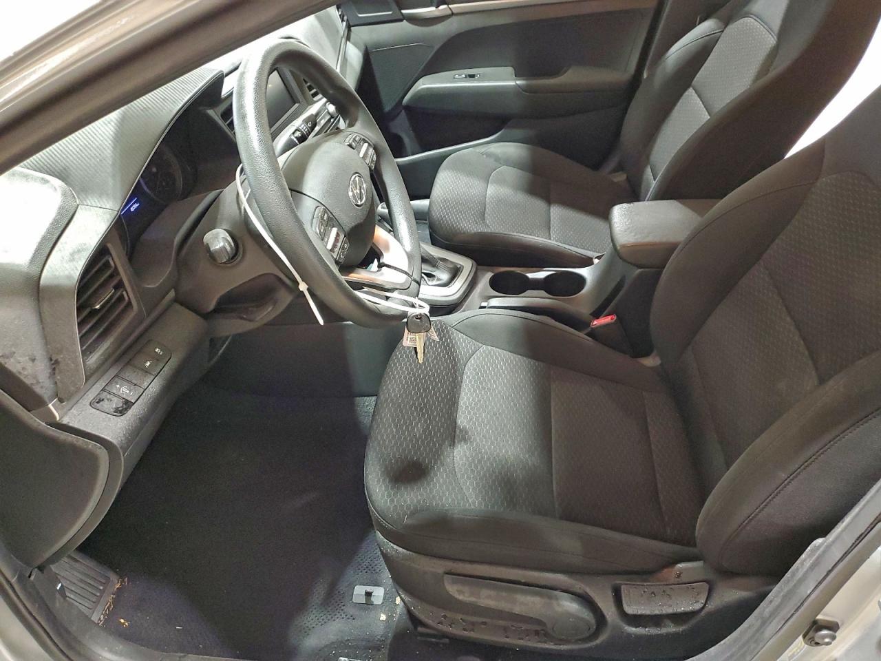 2020 HYUNDAI ELANTRA SE photo 7