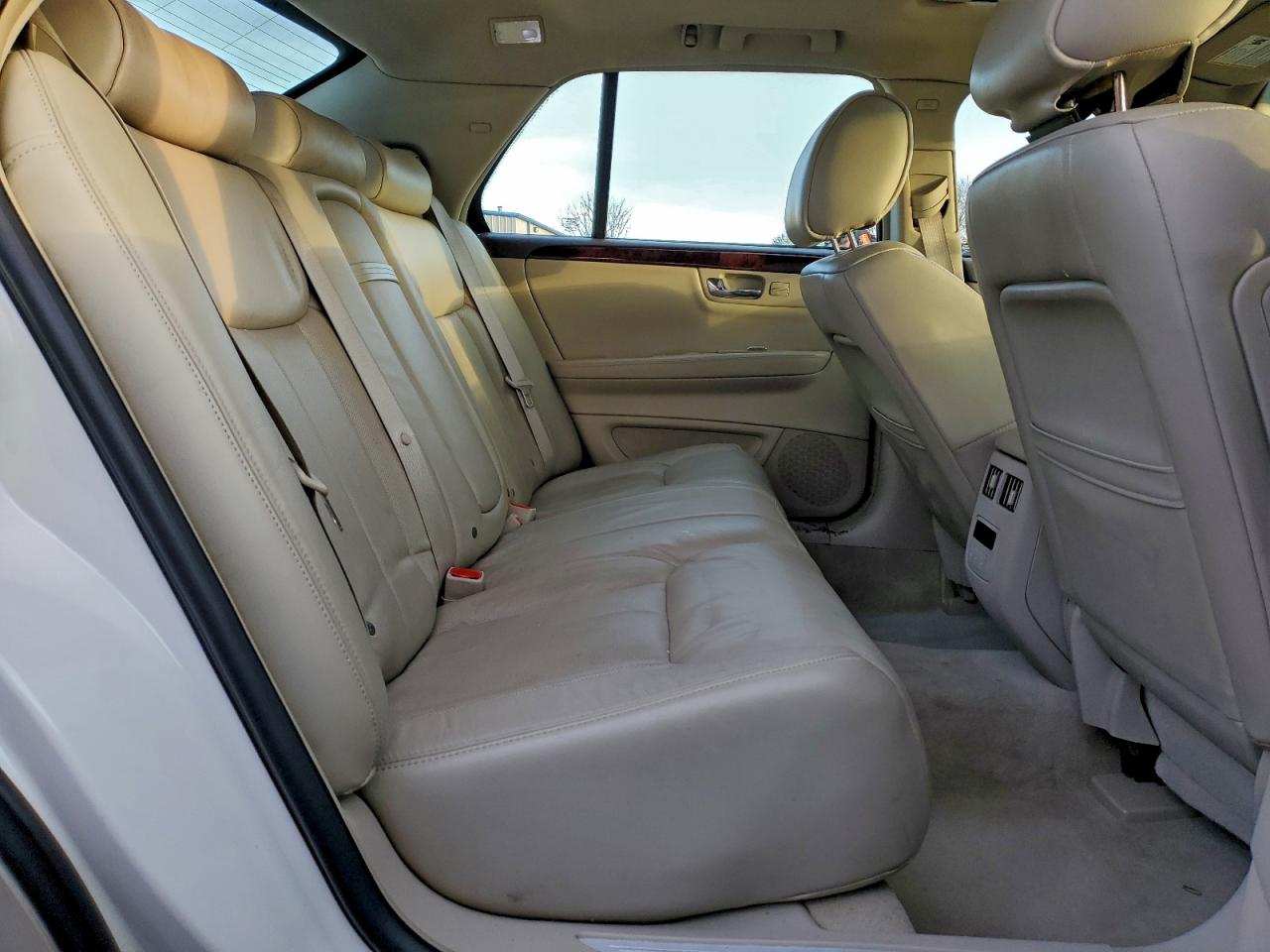 2011 CADILLAC DTS LUXURY COLLECTION photo 10