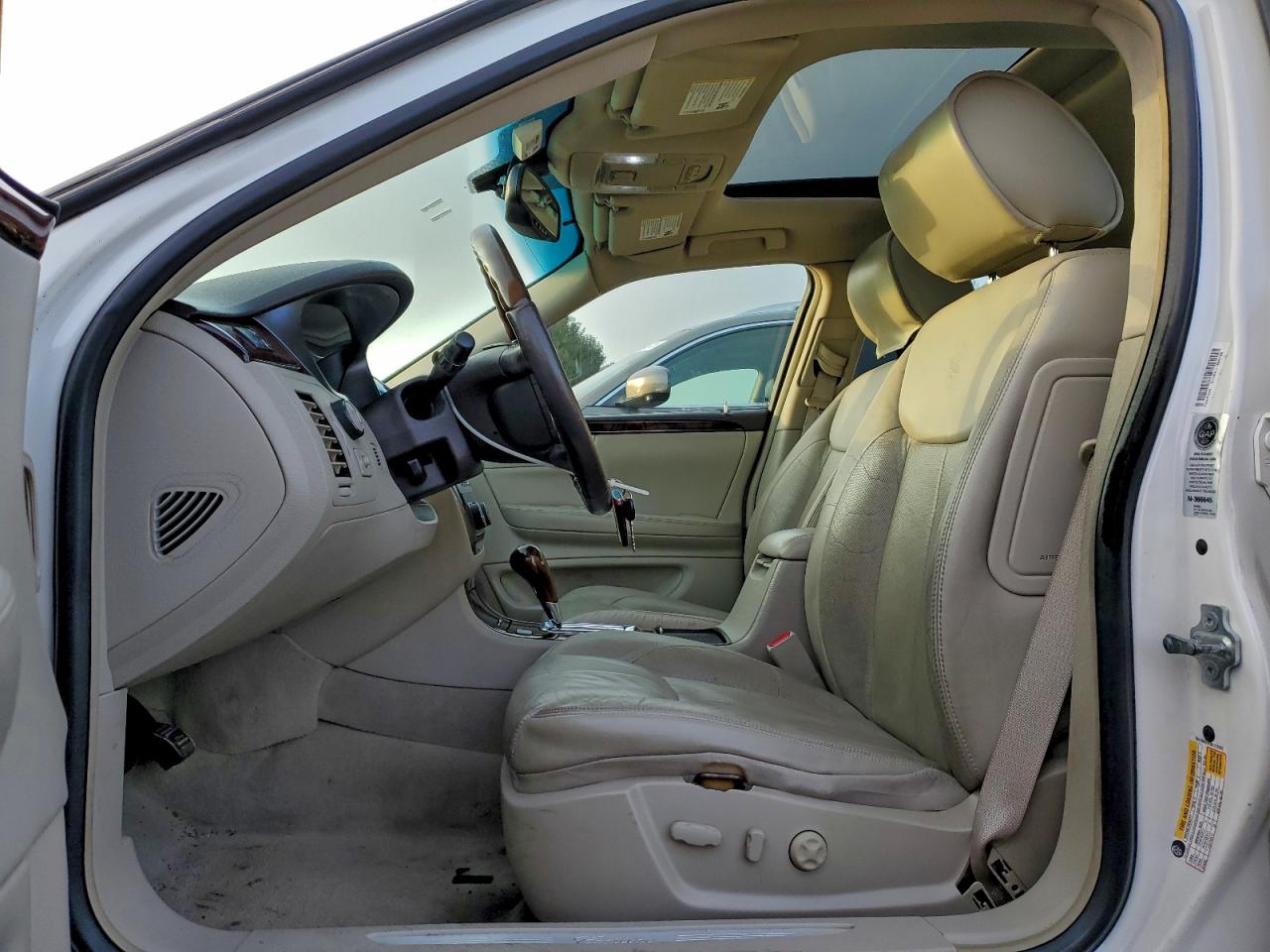 2011 CADILLAC DTS LUXURY COLLECTION photo 7