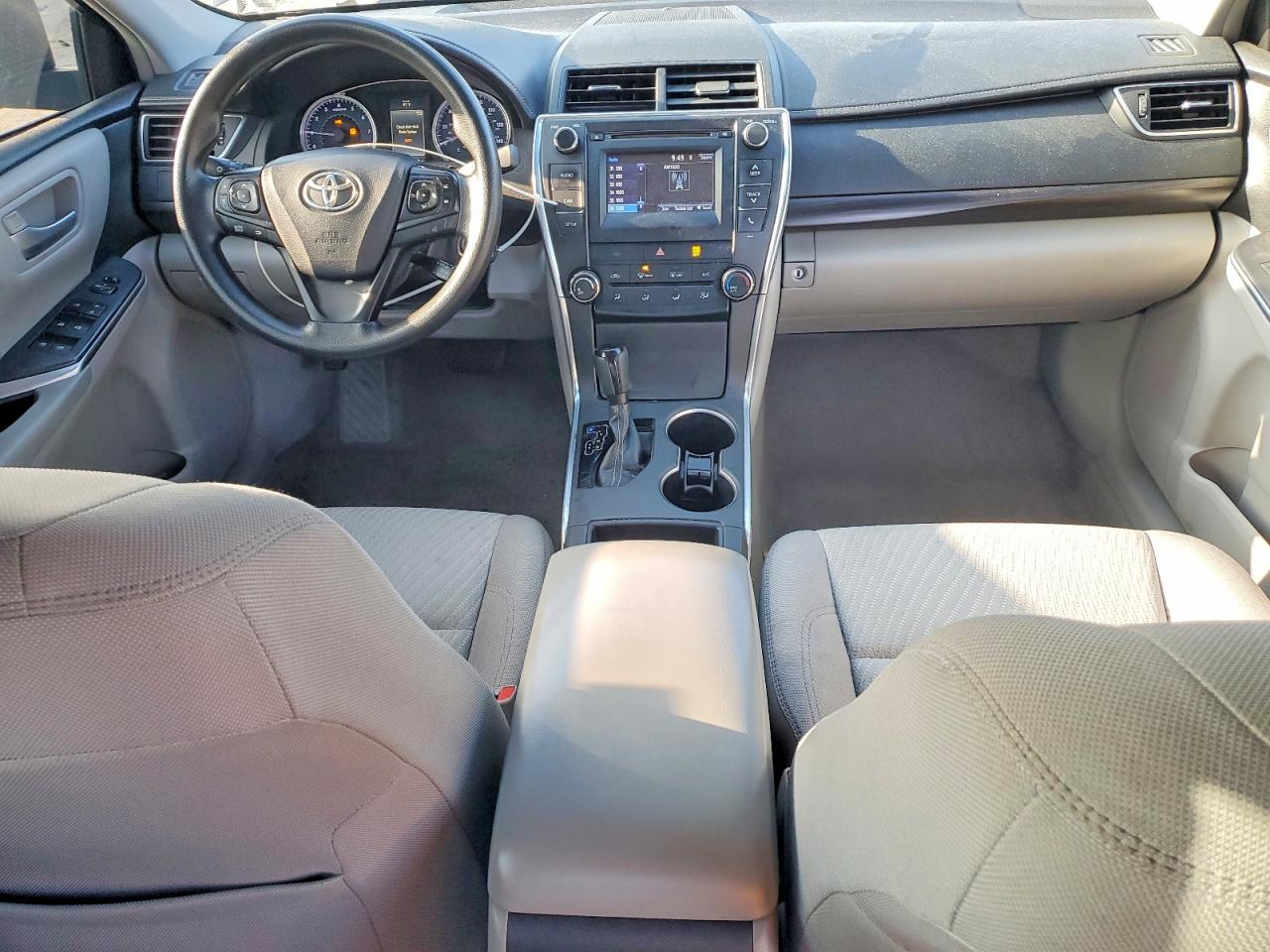 2016 TOYOTA CAMRY LE photo 8