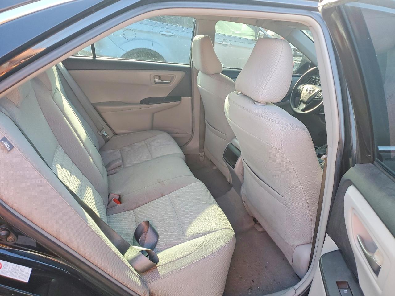 2016 TOYOTA CAMRY LE photo 10