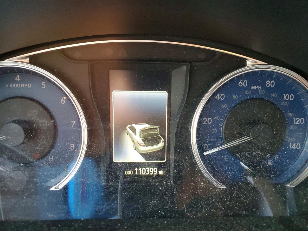2016 TOYOTA CAMRY LE photo 9