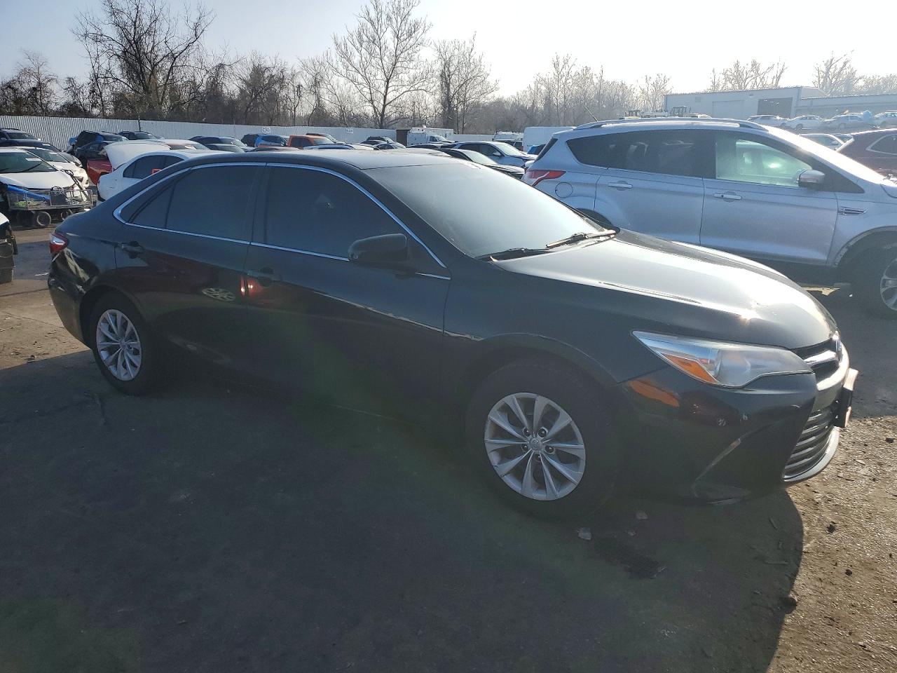 2016 TOYOTA CAMRY LE photo 4