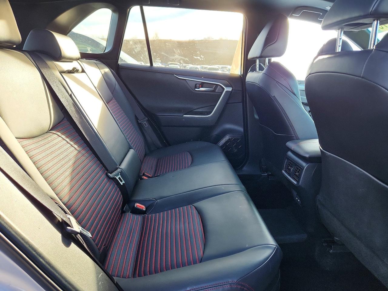 2024 TOYOTA RAV4 PRIME XSE photo 11
