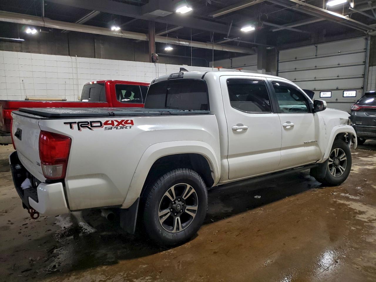 2017 TOYOTA TACOMA DOUBLE CAB photo 3