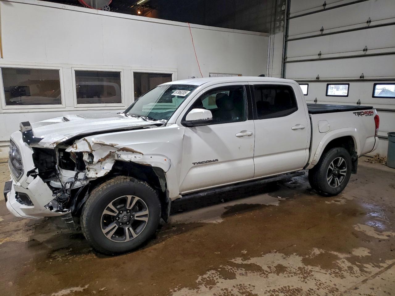 2017 TOYOTA TACOMA