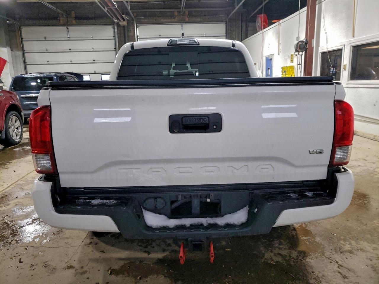 2017 TOYOTA TACOMA DOUBLE CAB photo 6