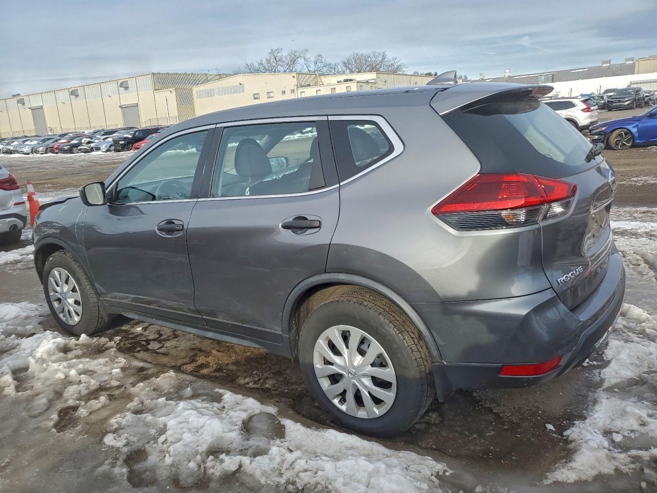 2018 NISSAN ROGUE S photo 2